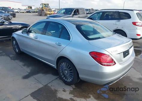 2015 Mercedes-Benz C 300 Luxury 4Matic from USA, damaged, VIN 55SWF4KB2FU020984